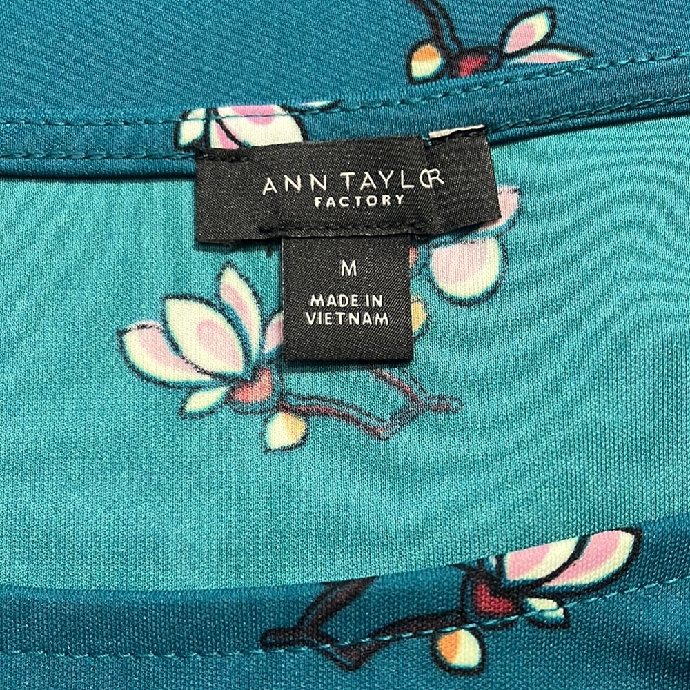 Ann Taylor Factory Turquoise 3/4 Rouched Sleeve Floral Blouse - Picture 7 of 7